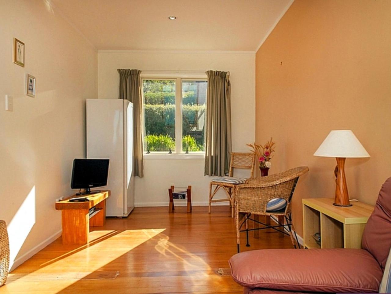 Pretty On Paku, Tairua - Cottage Exterior photo
